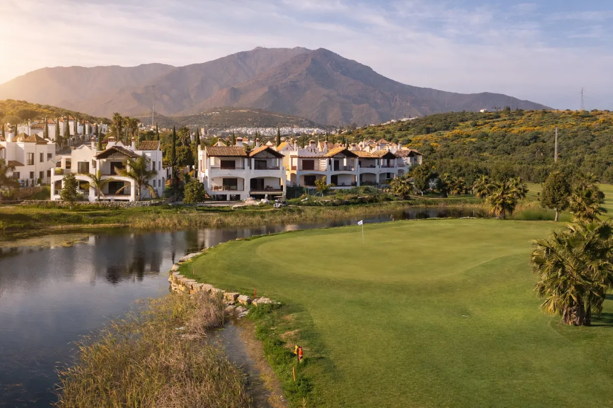Azata Golf